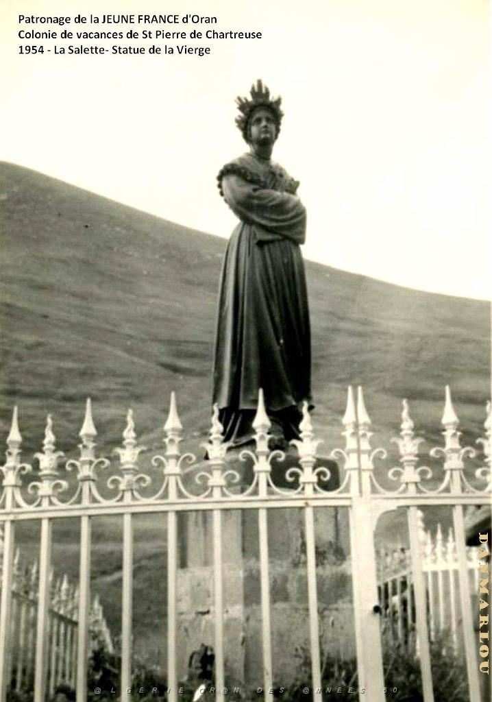 COLO JEUNE FRANCE 1954 la Salette, statue de la Vierge.jpg